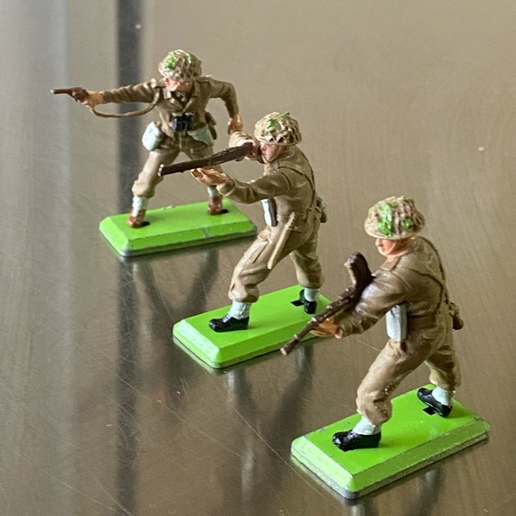 Lot Of 12 Britains Ltd Deetail 1971 American WW2 Soldiers Army Figures - Picture 7 of 10